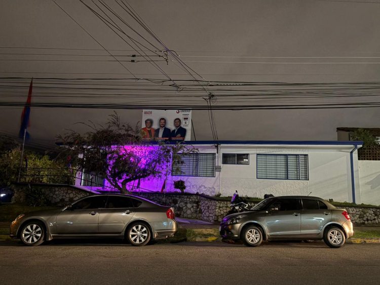 Sustraen computadoras de sede del PUSC tras ingreso forzado