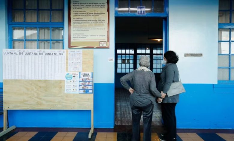 El 40% de los ticos decidirá el futuro del país en solo 30 días