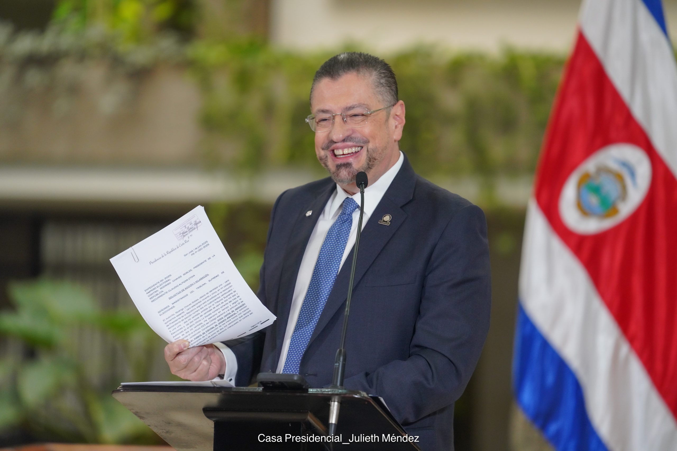 TSE acoge amparo de Claudio Alpízar por publicaciones del Presidente Chaves en periodo electoral