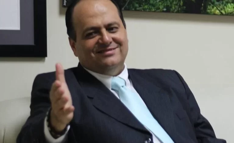 TSE acoge amparo de Claudio Alpízar por publicaciones del Presidente Chaves en periodo electoral