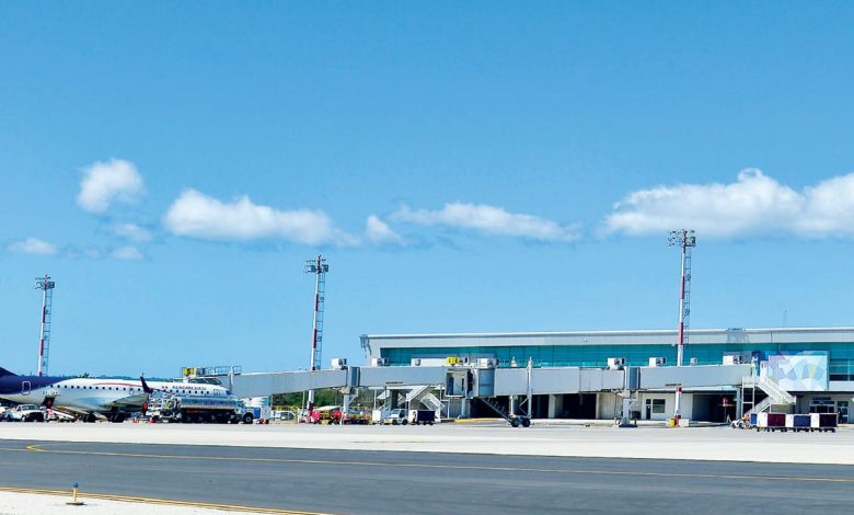 Zamora impulsa aeropuerto internacional clave en el Pacífico Central