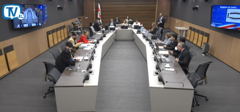 Comisión concluye investigación en la CCSS sin responsabilidades individuales y atribuye fallas a problemas históricos