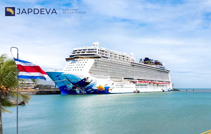 Crucero Norwegian Escape llegó por primera vez a Puerto Limón con más de 5.700 personas a bordo