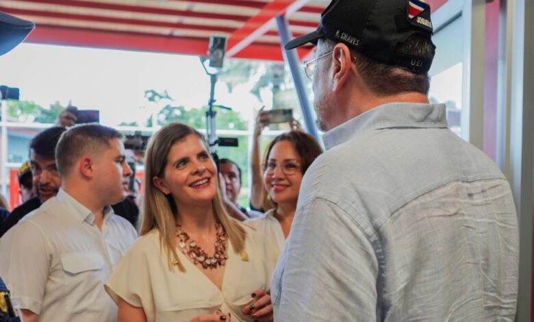 Laura Fernández quiere a Rodrigo Chaves como su ministro de la Presidencia