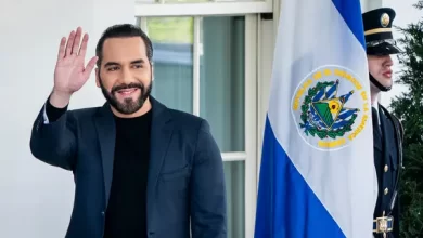 Presidente de El Salvador felicita a Laura Fernández