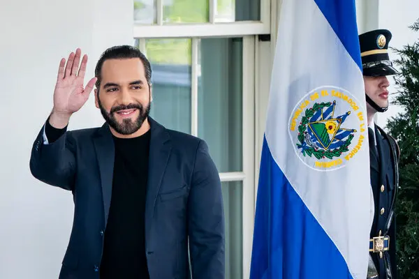 Presidente de El Salvador felicita a Laura Fernández