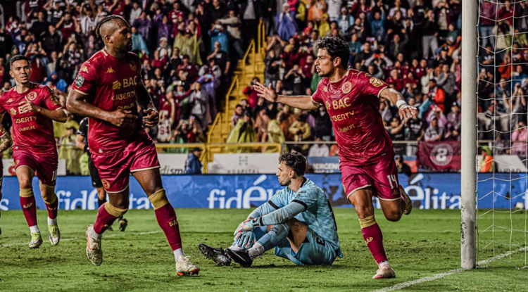Saprissa se llevó el clásico nacional 2x1 ante el Alajuelense