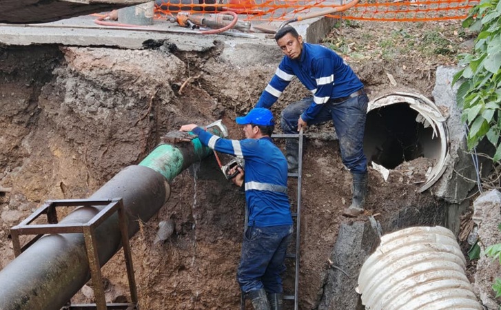 AyA inicia antes de lo previsto el restablecimiento del servicio de agua en Santa Ana