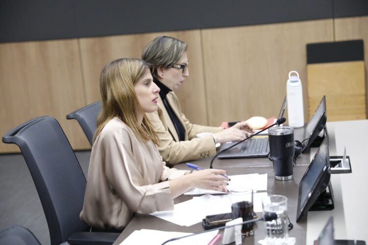 Diputados cuestionan a exjerarca Marta Esquivel por decisiones financieras y operativas