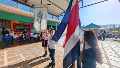 INDER fortalece la educación rural: traspaso de terreno en Pejivalle beneficia a 440 personas en Jiménez