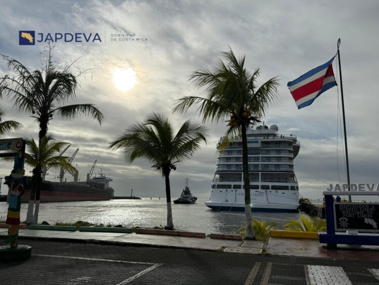 Puerto Limón recibe al crucero Viking Mars con más de 900 pasajeros