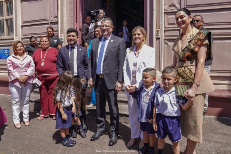 Más de 1 millón de estudiantes regresan a clases en el inicio del curso lectivo 2026