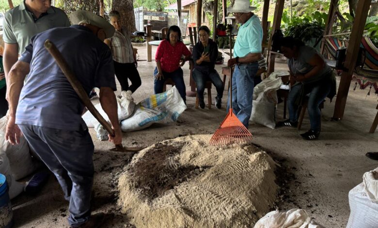 Biofábricas campesinas reducen más del 80% el uso de agroquímicos en fincas de Costa Rica