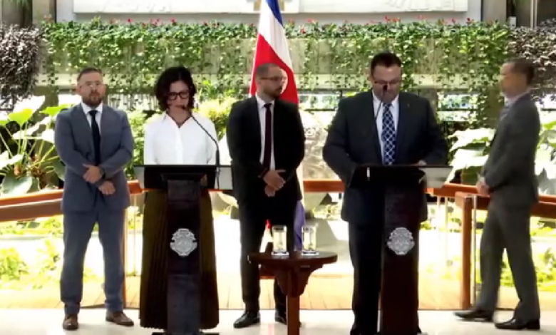 Ciberespionaje en sistemas informáticos internos del ICE