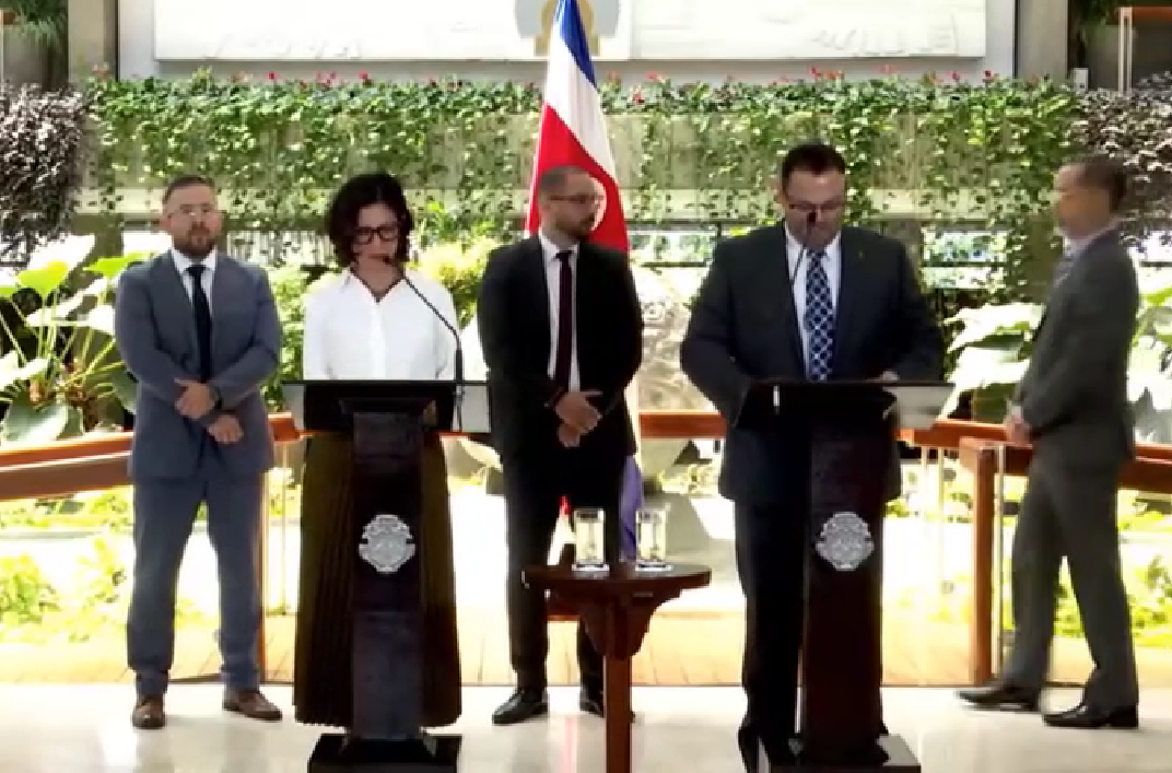 Ciberespionaje en sistemas informáticos internos del ICE