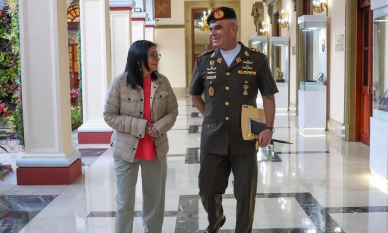 Delcy Rodríguez pone fin a la era de Vladimir Padrino como ministro de Defensa