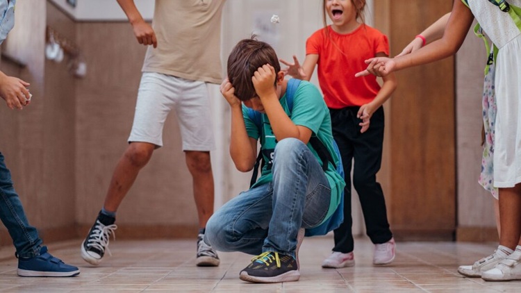 UNED: Expertos alertan sobre violencia juvenil y cómo frenarla desde el hogar