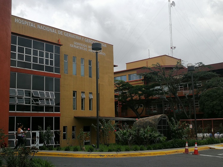 Diputada del PLN denuncia atraso de hospital geriátrico hasta 2038