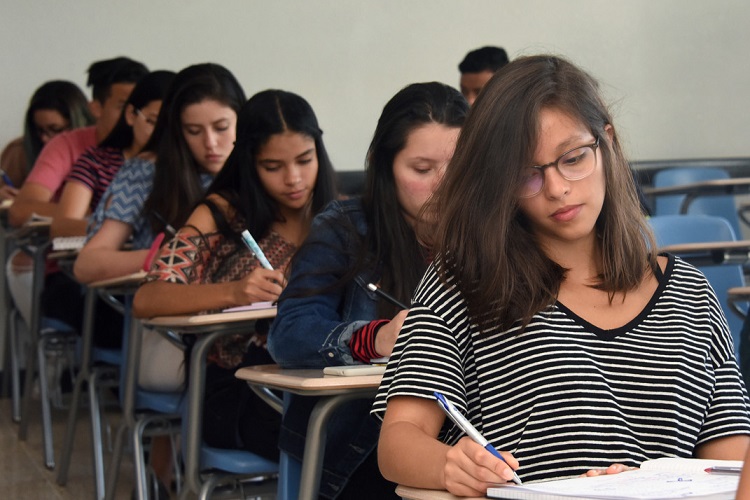 95% de docentes inicia clases de matemáticas con problemas, pero 93% pide más capacitación