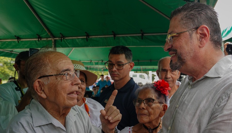 Rodrigo Chaves entre los presidentes mejor valorados de Latinoamérica