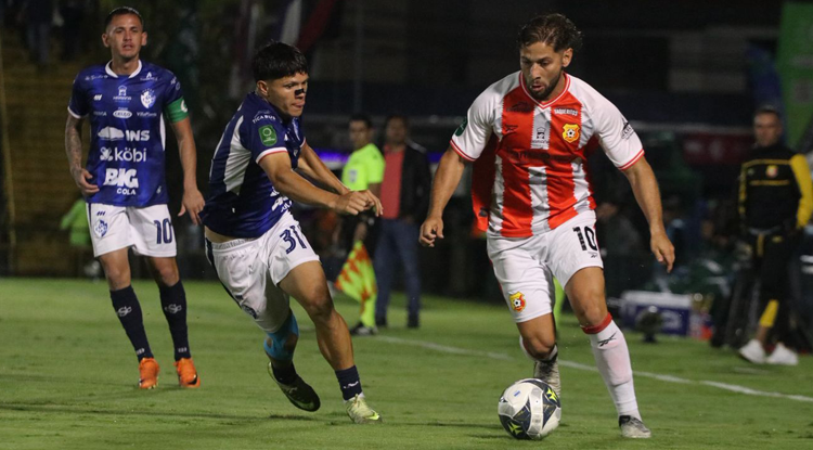 Herediano mantiene la punta doblete de Marcel Hernández ante Cartaginés 1x2