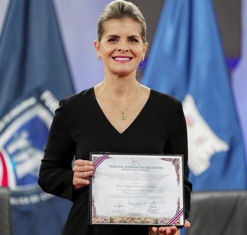 Gobierno decreta asueto el 8 de mayo por traspaso presidencial