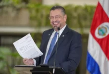 Ticos respaldan críticas del Presidente Chaves al Poder Judicial, según encuesta