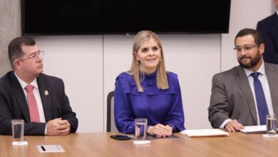 Laura Fernández consigue acuerdos parciales con Frente Amplio