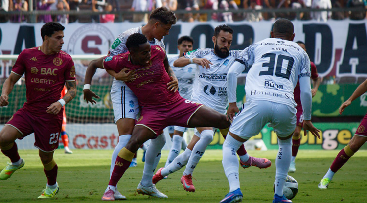 Saprissa encontró los goles al final y ganó 4x0 ante Pérez Zeledón.