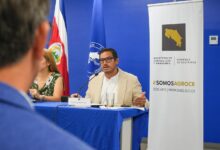Víctor Carvajal renuncia al Ministerio de Agricultura