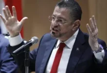 Chaves vetó proyecto para reajustar pensiones del Magisterio