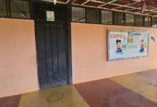 Estudiantes enfrentan riesgo por escuela en abandono en Pocosol de San Carlos