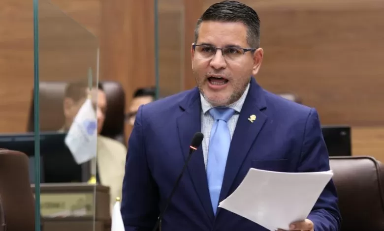 PLN pide acelerar informe en caso contra Diputado Fabricio Alvarado