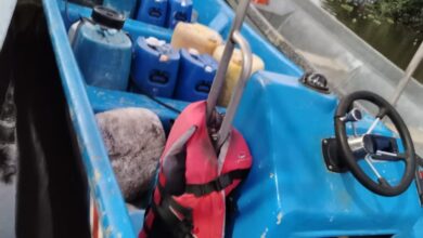 Guardacostas intercepta lancha con combustible ilegal en Limón