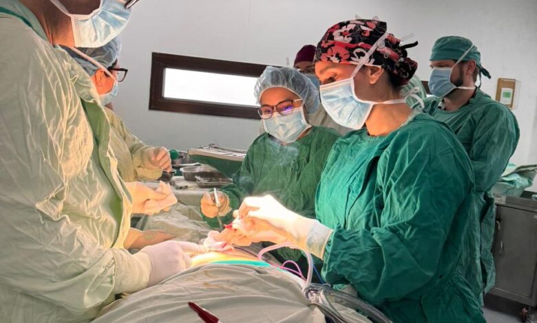 Hospital Max Peralta Jiménez salva a madre y bebé en compleja cirugía por placenta adherida