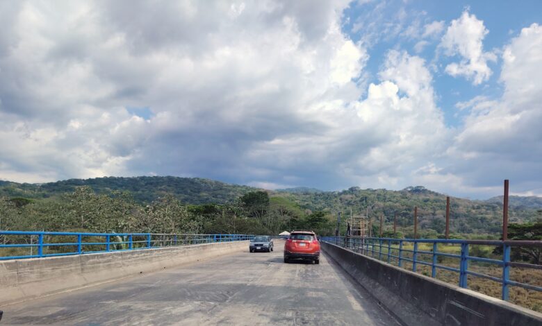 Asfaltado del puente sobre el río Tárcoles avanzará en jornada intensiva de 48 horas