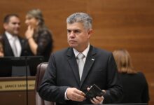 PLN le marca la cancha a Chaves en su nuevo rol