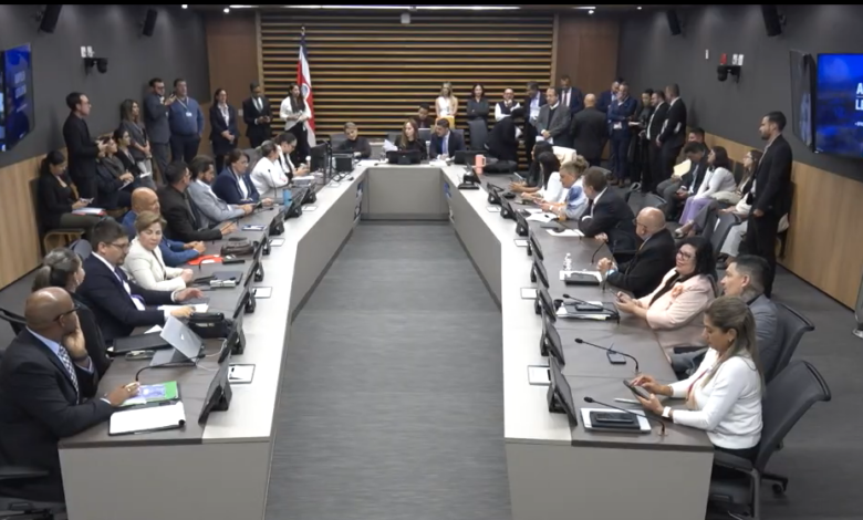 Oficialismo presidirá las tres comisiones plenas