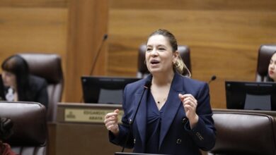 Claudia Dobles tiende la mano a Laura Fernández… pero lanza advertencia