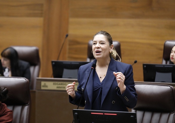 Claudia Dobles tiende la mano a Laura Fernández… pero lanza advertencia