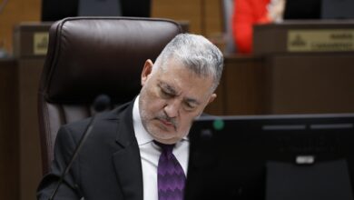 José Miguel Villalobos dejará la abogacía y pide “congruencia” a los demás diputados