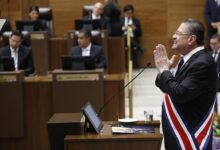 Presidente Chaves lanzó dardos en último informe