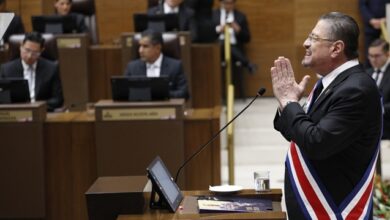 Presidente Chaves lanzó dardos en último informe