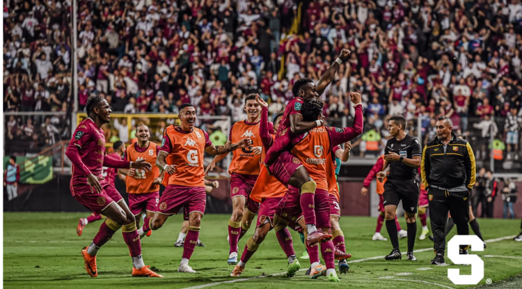 Saprissa pega primero ante Herediano con un 2x1 a pesar de una expulsión infantil.