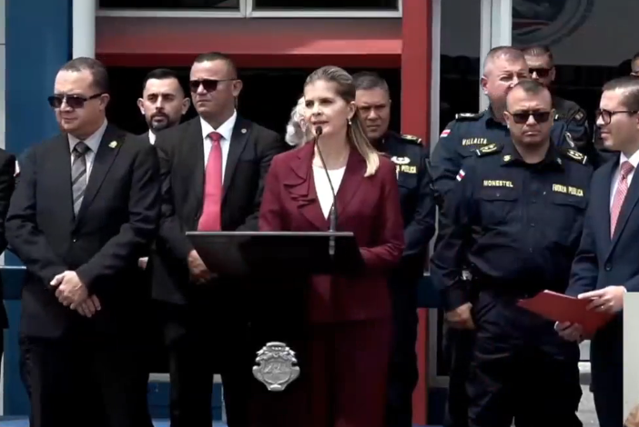 Laura Fernández sacude a cuerpos policiales con inesperada medida