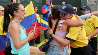 Bomberos regresan al país tras misión en Venezuela