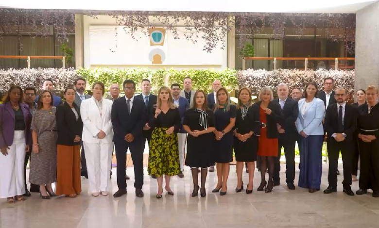 Oficialismo anuncia querella contra cuatro magistrados y califica el fallo como un "golpe de Estado"
