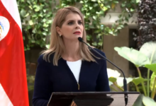 Laura Fernández rechaza acusaciones de autoritarismo y reta al fiscal Carlos Díaz a presentar pruebas