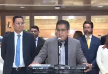 Oficialismo dice sí a prohibición para diputados, pero rechaza “paños tibios”