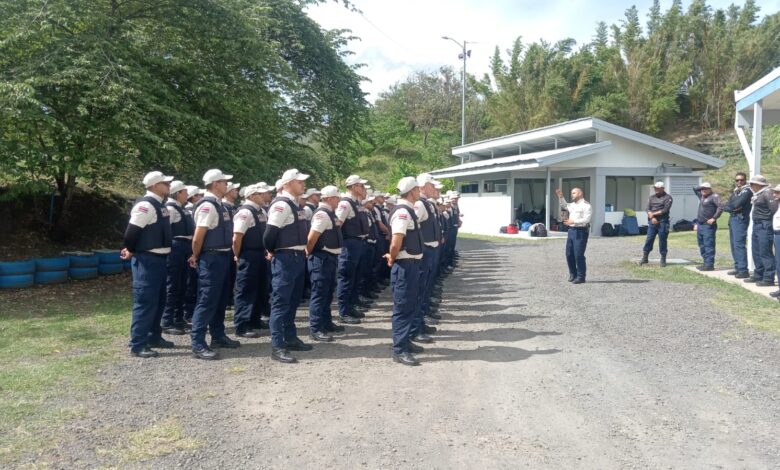 64 policías penitenciarios se preparan para reforzar el control en las cárceles